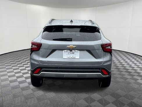 Used 2026 Chevrolet Trax LT w/ Driver Confidence Package FWD image 5