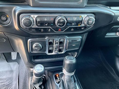 Used 2023 Jeep Wrangler Unlimited Sport AWD/4WD image 21