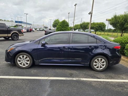 Used 2021 Toyota Corolla LE FWD image 4