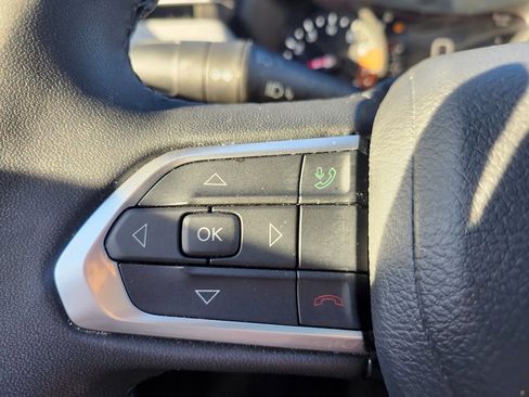 Used 2025 Jeep Compass Latitude image 13