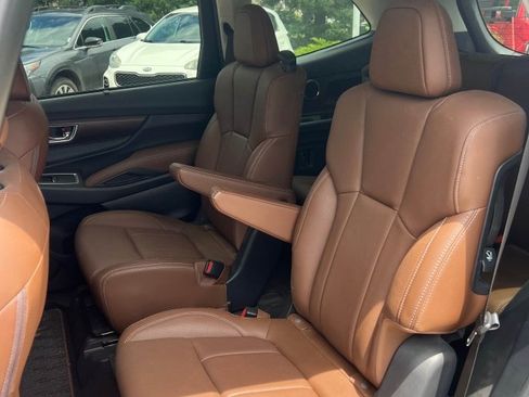 Certified 2023 Subaru Ascent Touring w/ Popular Package #2A AWD/4WD image 3