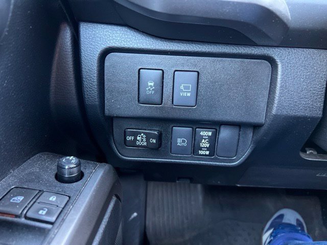 Used 2021 Toyota Tacoma Limited AWD/4WD image 15