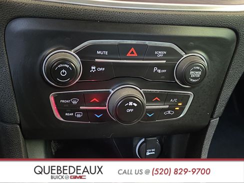 Used 2018 Dodge Charger SXT w/ Blacktop Package RWD image 18
