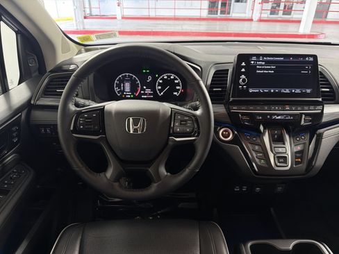 Used 2026 Honda Odyssey Elite image 16