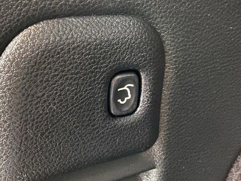 Used 2016 Jeep Grand Cherokee Limited image 17