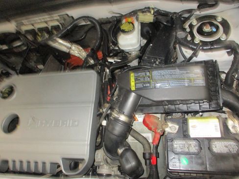 Used 2010 Ford Escape 4WD Hybrid image 16