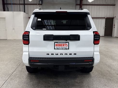 Used 2025 Toyota 4Runner TRD Off-Road image 23