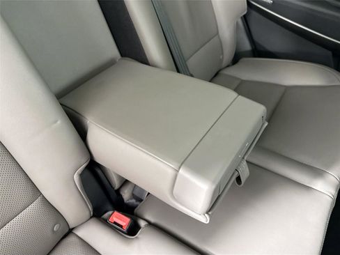 Used 2017 Hyundai Santa Fe SE Ultimate image 49