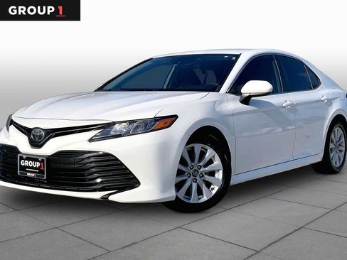 Used 2020 Toyota Camry LE FWD image 1