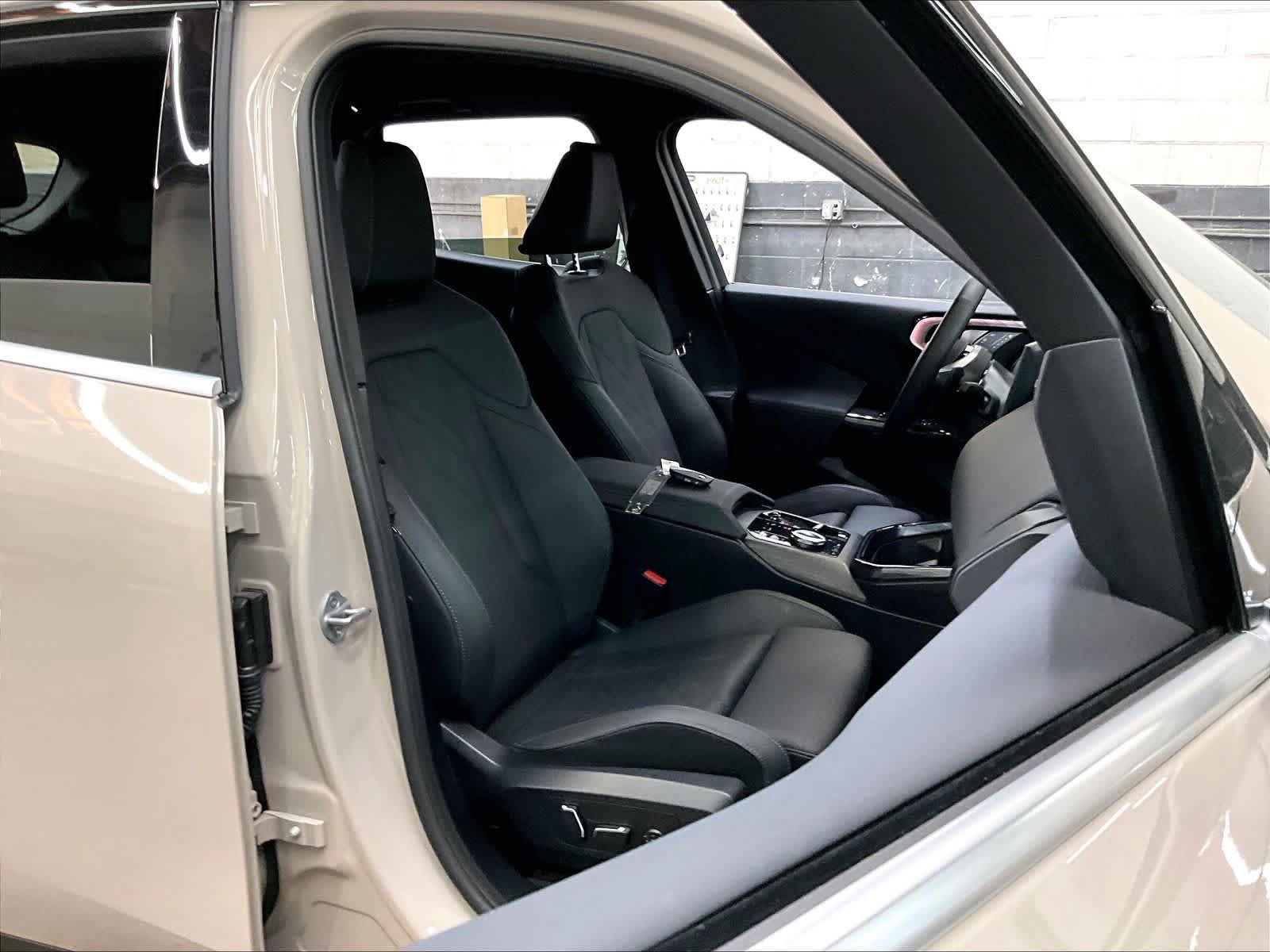 Used 2026 BMW X3 xDrive30i w/ Premium Package AWD/4WD image 11