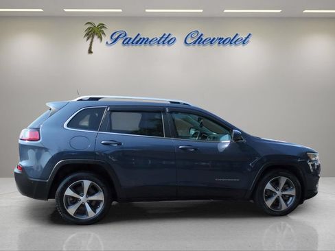 Used 2021 Jeep Cherokee Limited w/ Elite Package FWD image 2