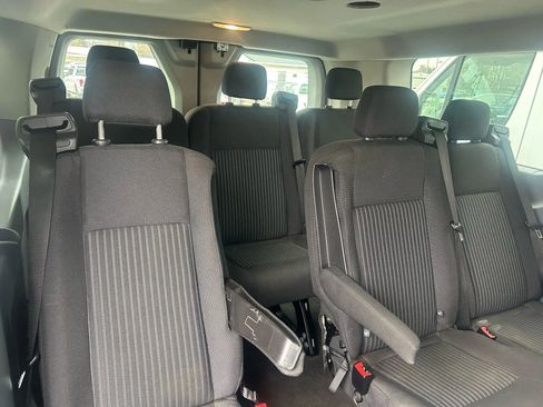 Used 2015 Ford Transit 150 XLT image 9