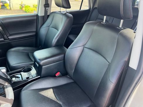 Used 2017 Toyota 4Runner TRD Off-Road Premium AWD/4WD image 14