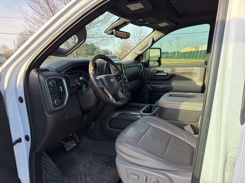 Used 2020 Chevrolet Silverado 2500 LTZ w/ LTZ Premium Package image 11