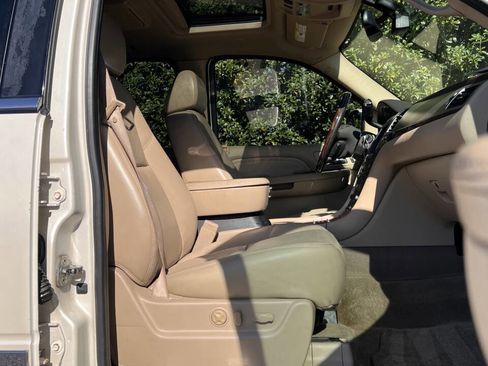 Used 2009 Cadillac Escalade ESV 2WD image 18