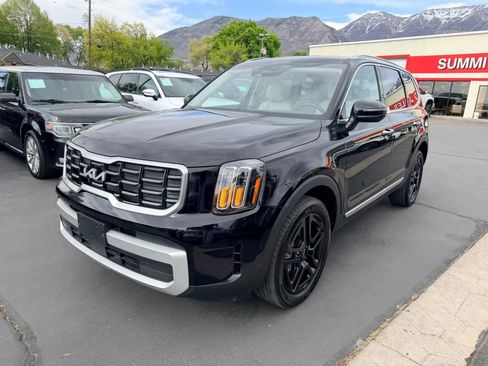 Used 2024 Kia Telluride S image 8
