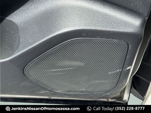 Used 2025 Nissan Rogue Platinum w/ Tech Package image 32