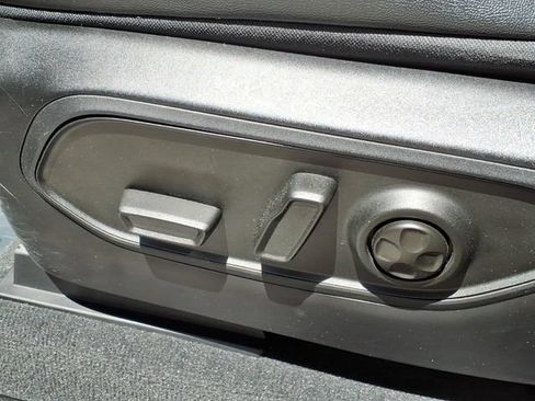 Used 2023 Jeep Grand Cherokee Altitude AWD/4WD image 11
