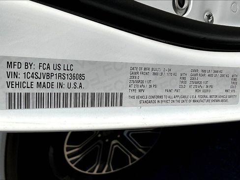 Used 2024 Jeep Wagoneer Series II w/ Flexible Seating Group image 30