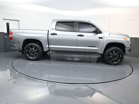 Used 2016 Toyota Tundra SR5 w/ SR5 Upgrade Package AWD/4WD image 5