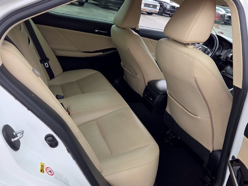 Used 2015 Lexus IS 250 w/ Premium Package RWD image 12