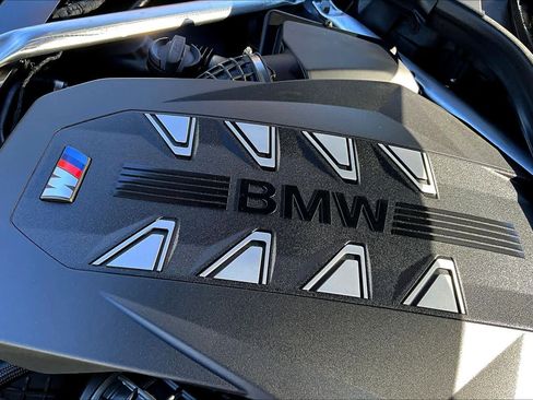 New 2026 BMW X7 M60i image 17