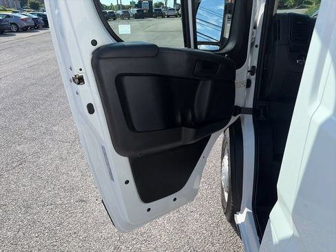 Used 2025 RAM ProMaster 3500 w/ Convenience Group FWD image 11