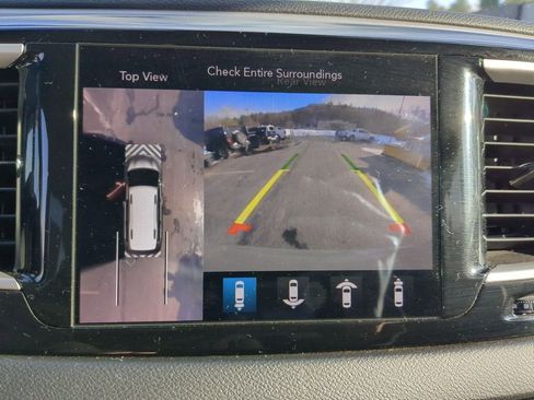 Used 2020 Chrysler Pacifica Touring-L image 21