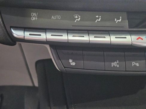 Used 2022 Cadillac XT4 Premium Luxury w/ Enhanced Visibility Package image 19