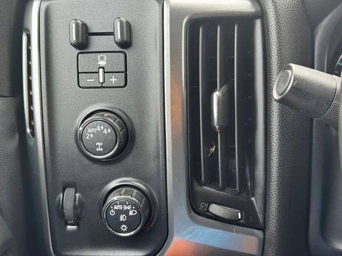 Used 2017 Chevrolet Silverado 1500 LT w/ Midnight Edition AWD/4WD image 23
