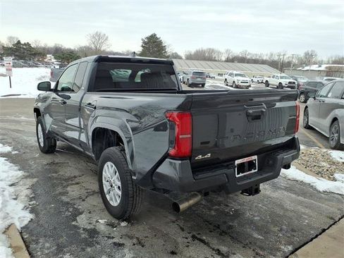 Certified 2025 Toyota Tacoma SR5 image 18
