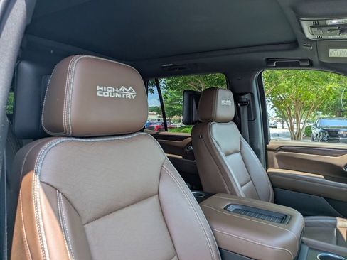 Used 2022 Chevrolet Tahoe High Country AWD/4WD image 19