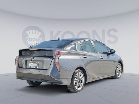 Used 2017 Toyota Prius Four Touring image 7