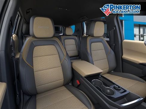 New 2026 Chevrolet Equinox ACTIV w/ Safety and Technology Package AWD/4WD image 16