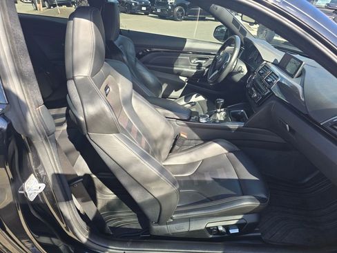 Used 2018 BMW M4 Coupe RWD image 11