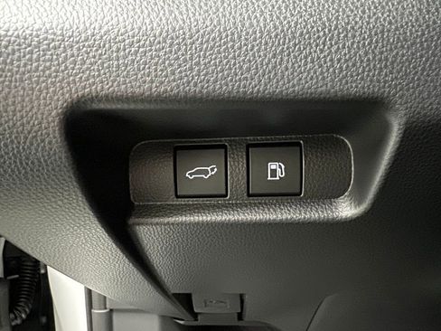 New 2025 Toyota Crown Signia image 37