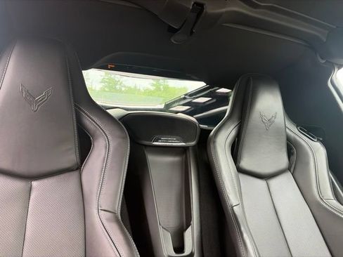 Used 2022 Chevrolet Corvette Stingray Coupe w/ 1LT RWD image 27