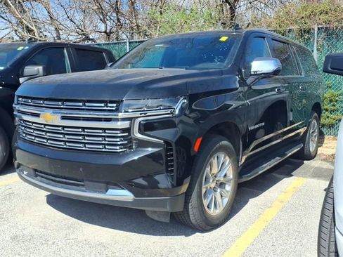 Used 2024 Chevrolet Suburban Premier image 1