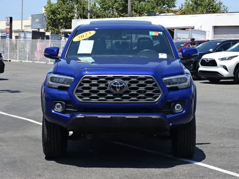 Certified 2023 Toyota Tacoma TRD Off-Road w/ TRD Premium Off Road Package AWD/4WD image 3