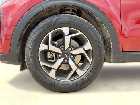 Used 2020 Kia Sportage LX image 11