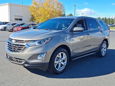 Used 2018 Chevrolet Equinox LT image 3