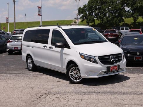 Used 2023 Mercedes-Benz Metris Passenger image 2