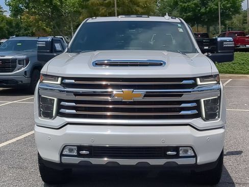 Used 2022 Chevrolet Silverado 2500 High Country w/ Safety Package II AWD/4WD image 3