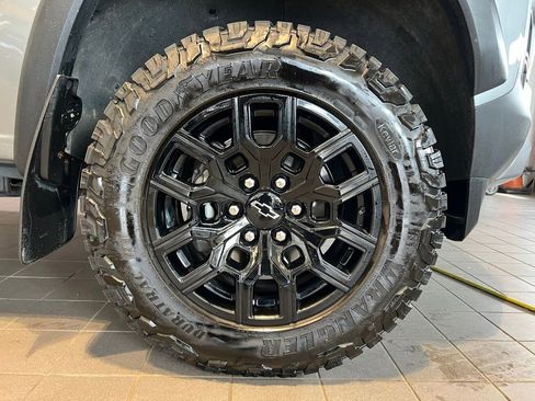 Used 2023 Chevrolet Colorado Trail Boss AWD/4WD image 13