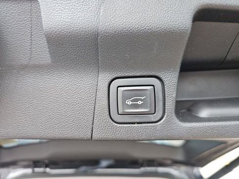 Used 2019 GMC Acadia SLT AWD/4WD image 16