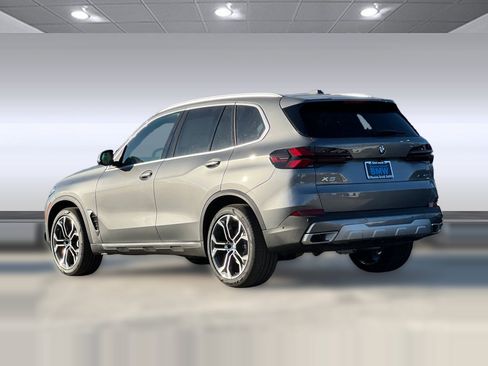 Used 2026 BMW X5 xDrive40i AWD/4WD image 3