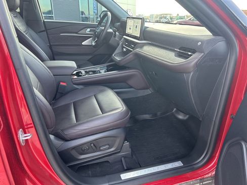 Used 2025 Ford Explorer Platinum w/ Ultimate Package image 10