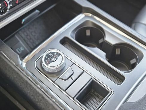 Used 2024 Ford Expedition Max XLT image 25