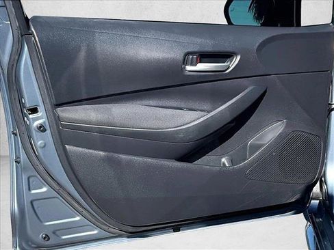 Used 2021 Toyota Corolla LE FWD image 17