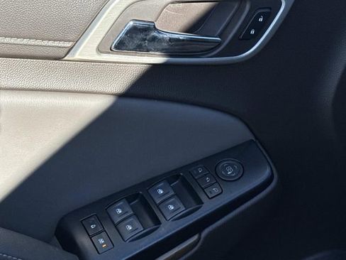 Used 2020 GMC Yukon XL Denali image 26